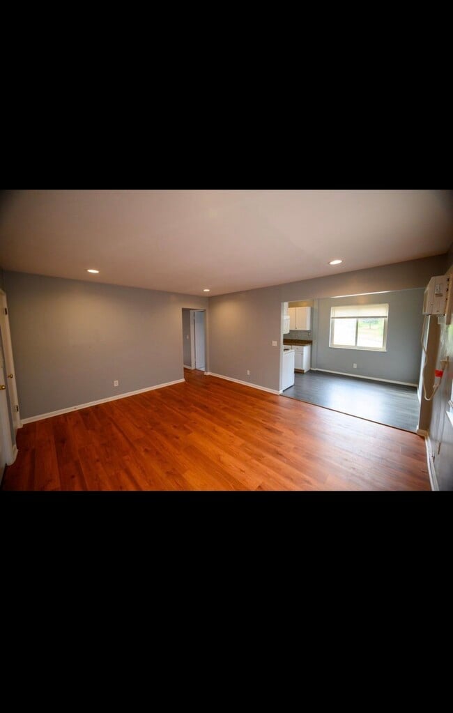 Foto del edificio - 6366 Corbly Rd