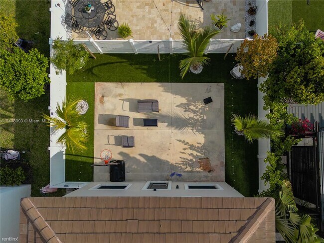 Foto del edificio - 4 br, 2.5 bath House - 3436 W 110th St