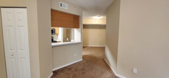 Building Photo - 4010 Grande Vista Blvd