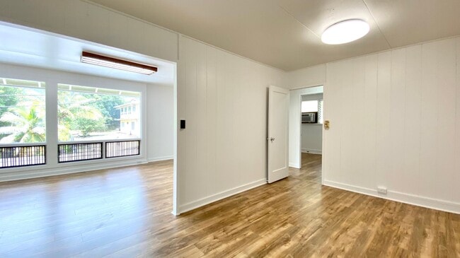 Building Photo - 3007 Lanikaula St