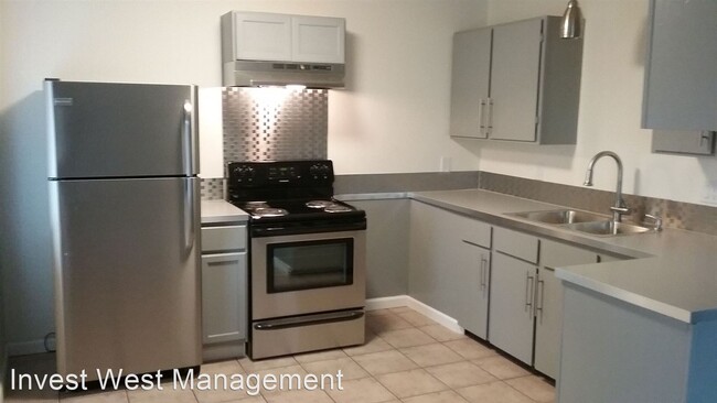 Building Photo - 2 br, 1 bath Apartment - 944-972 33 Avenue...