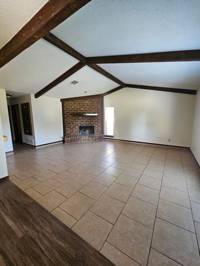 Building Photo - (2) Bed/(1) Bath Duplex in SE Norman Avail...