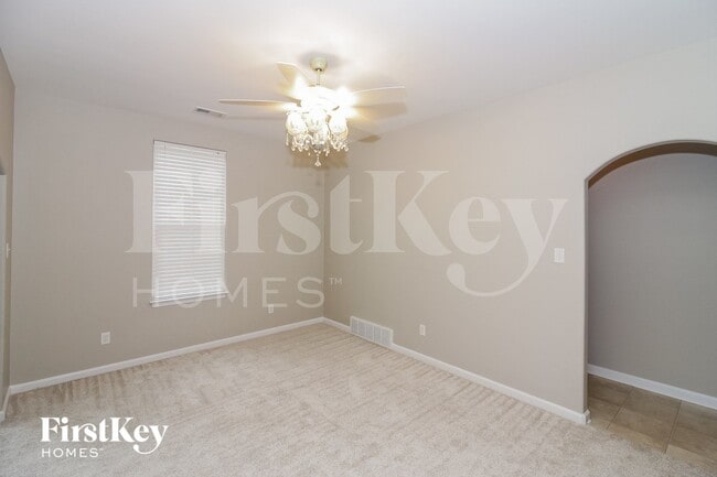 Building Photo - 6111 Lubiani Valley Dr