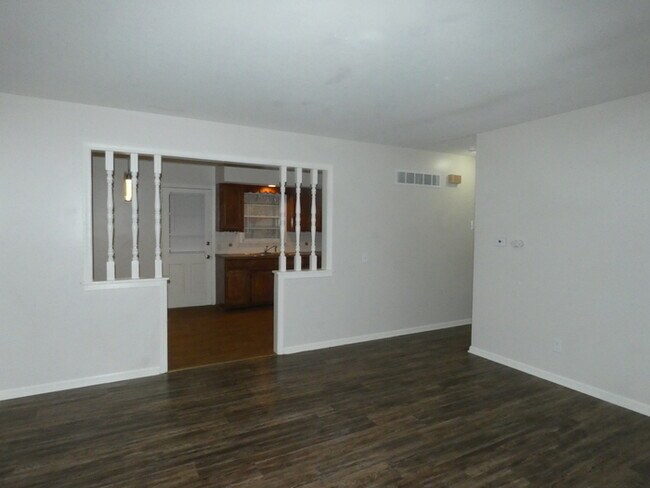 Foto del edificio - Updated Duplex in Pleasant Valley!