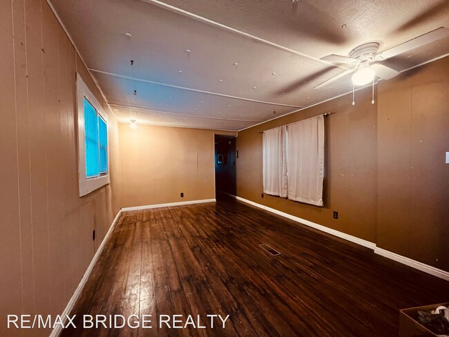 Building Photo - 2 br, 1 bath House - 598 S Fairgrounds Rd