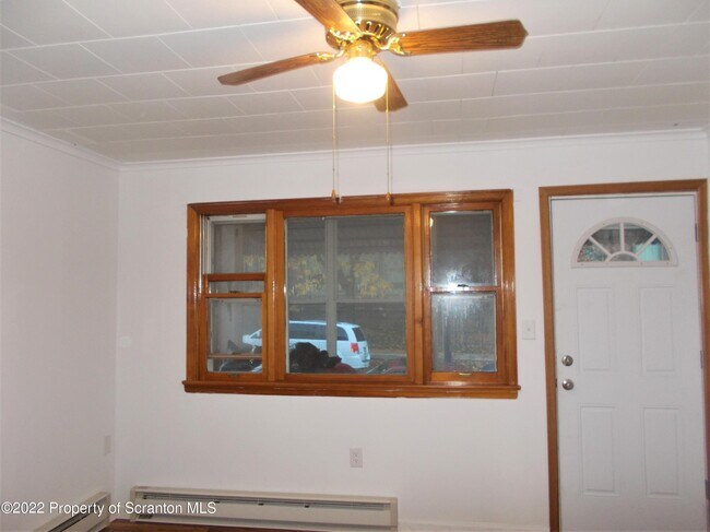 Foto del edificio - 909 Slocum Ave