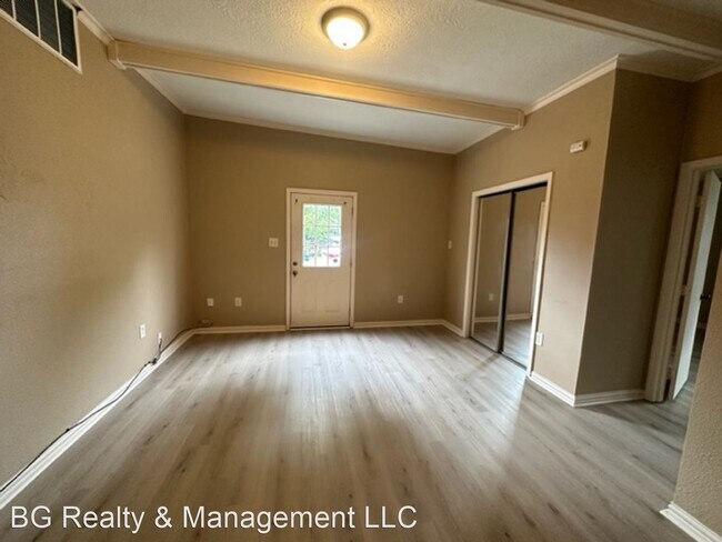 Building Photo - 2 br, 1 bath House - 641 11th St