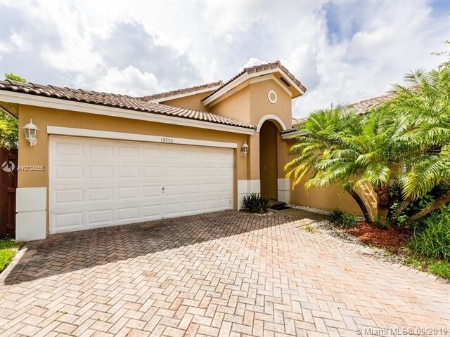 Building Photo - 13950 SW 155th Ct  13950 Miami FL 33196