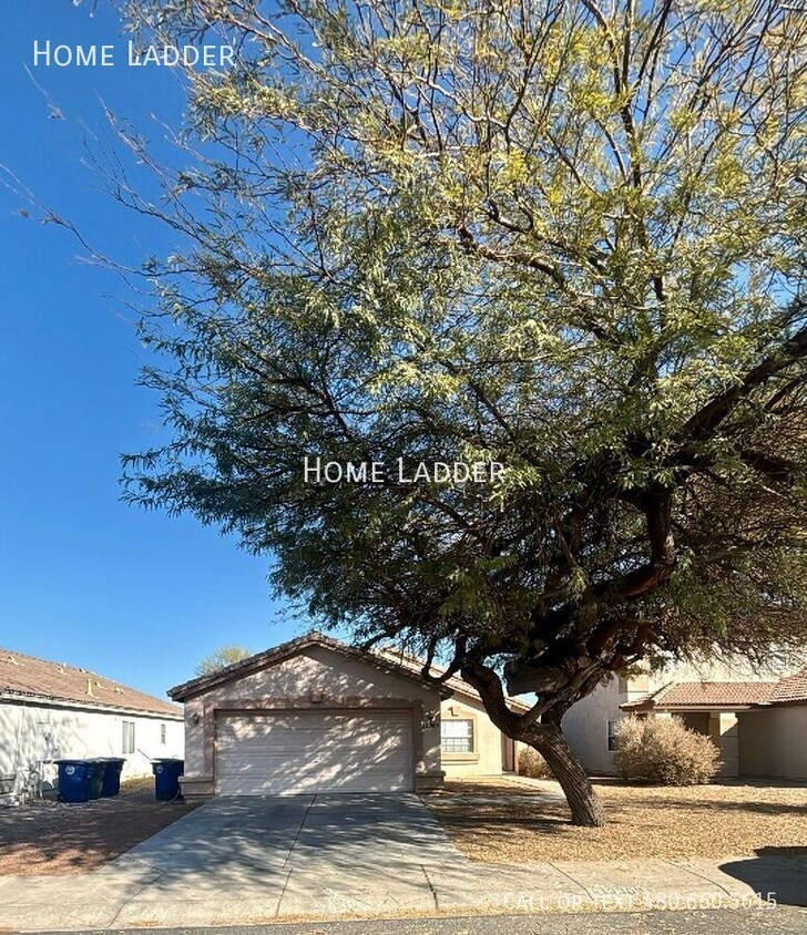 Primary Photo - Fantastic Single Story 4 Bedroom 2 Bath ho...