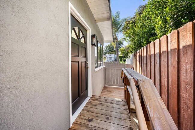 Building Photo - 1418 Alta Vista Rd