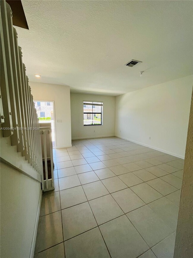 Photo - 10124 SW 228 TERR House