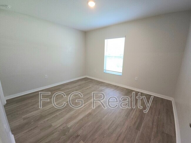 Foto del edificio - 9809 N Santee Terrace