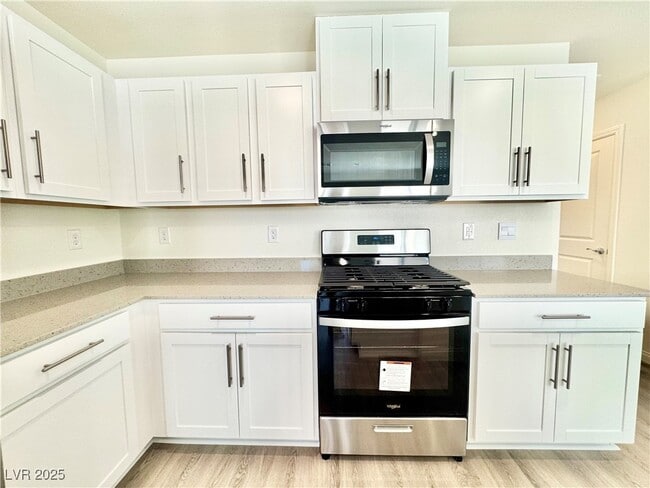 Building Photo - 808 Calm Crystal Ct