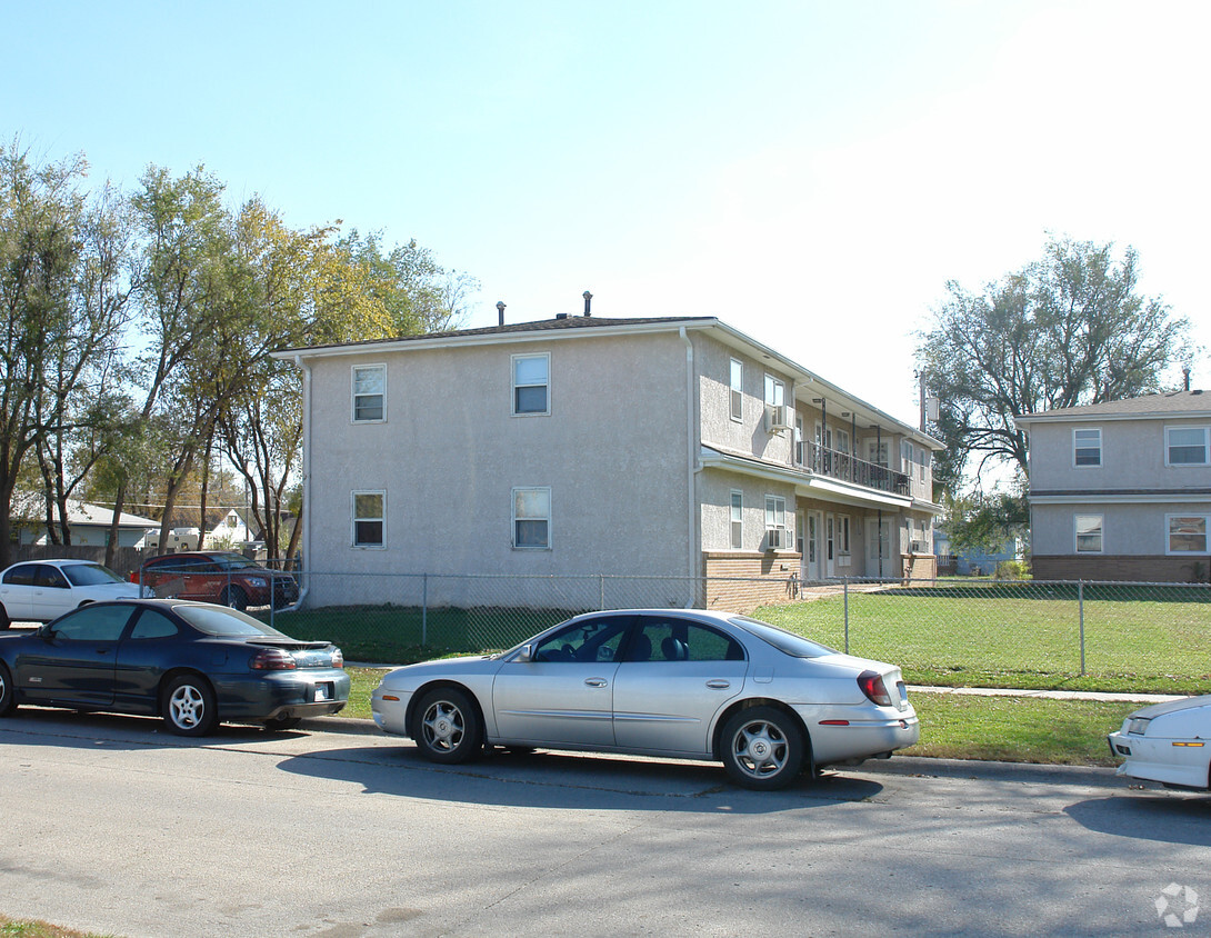 3rd Ave - 2511 3rd Ave