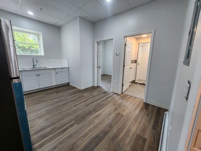 Foto del edificio - 151 S Main St