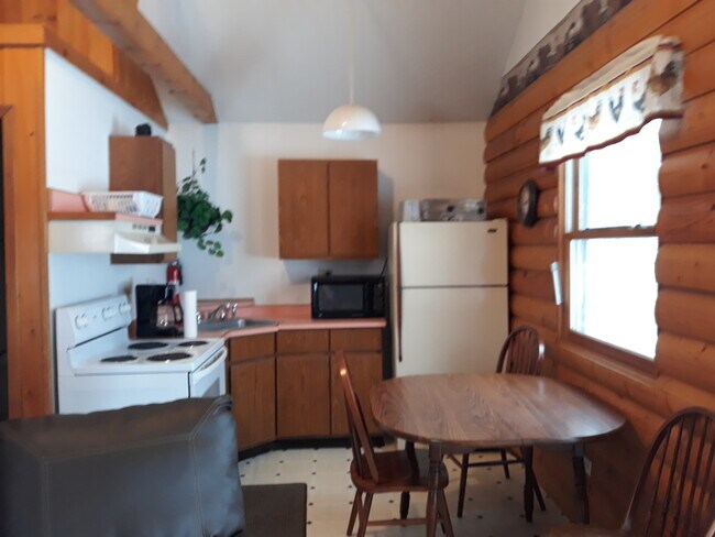 Building Photo - 6103 Lavaque Rd