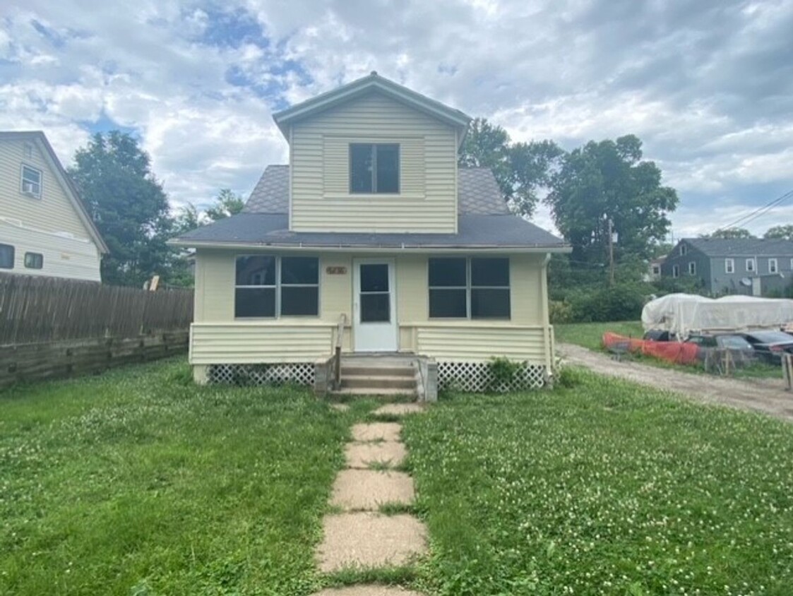 Primary Photo - Fully Remodeled 3 Bed 1 Bath!!