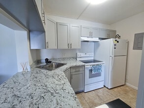 Building Photo - 3612 Alder Dr