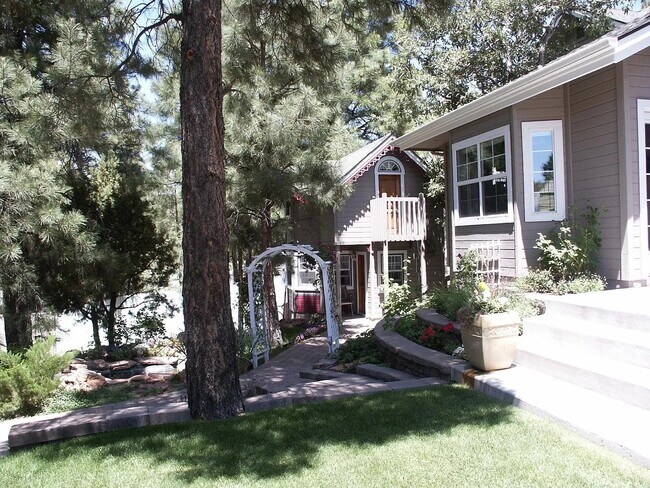 Building Photo - 955 N Hulet Ln