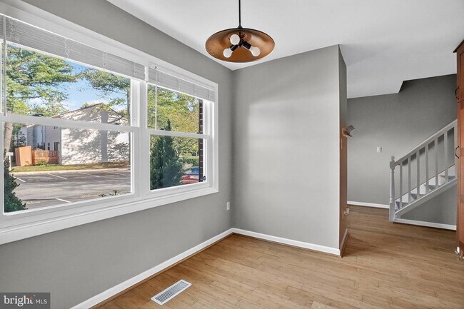 Foto del edificio - 1694 Forest Hill Ct