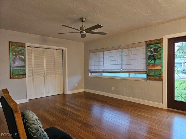 Foto del edificio - 1615 Grace Ave