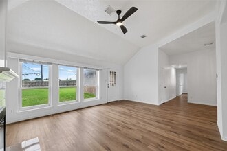 Building Photo - 7403 Oak Walk Dr