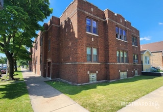 Building Photo - 6702 S Wood St