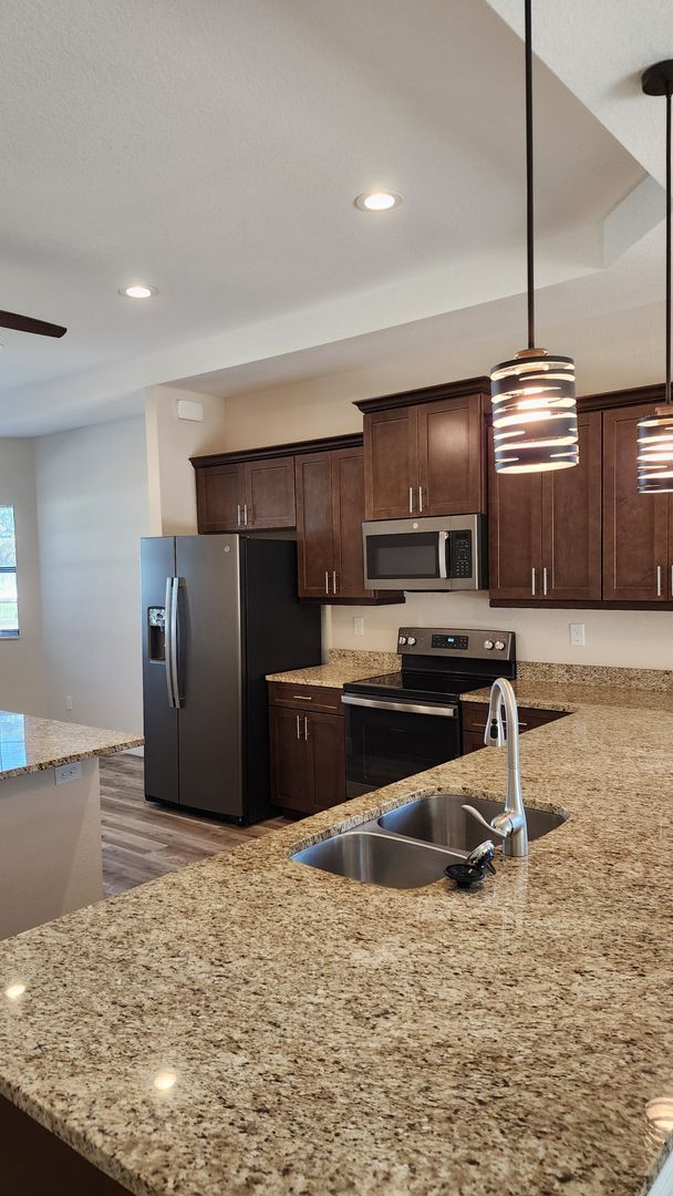 Building Photo - Brand New 3 bedroom 2 bath Single Family home