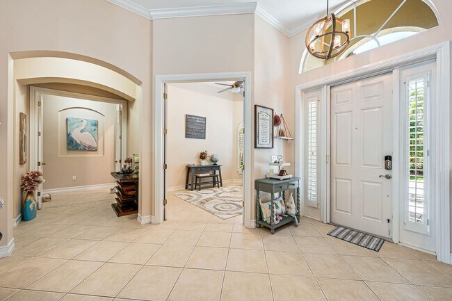 Building Photo - GORGEOUS POOL HOME FOR RENT IN NORTH NAPLES