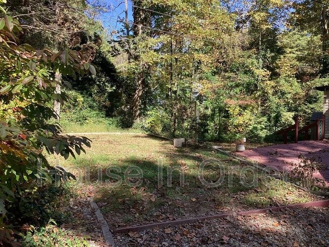 Building Photo - 105 Campbell Dr