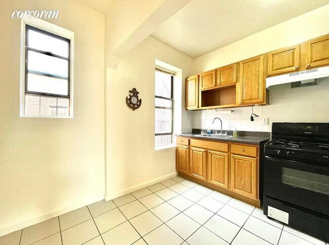 Foto del edificio - 8015 Bay Pkwy