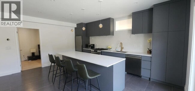 Building Photo - 3550 Quesnel Dr