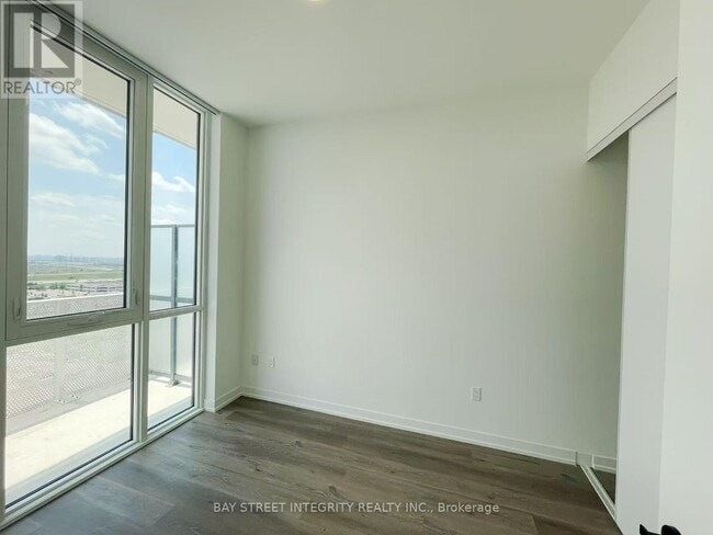 Building Photo - 28 Interchange Wy