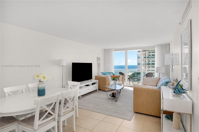 Foto del edificio - 6917 Collins Ave