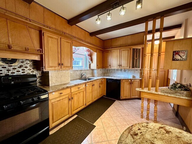 Photo - 5738 Melvin St Apartment