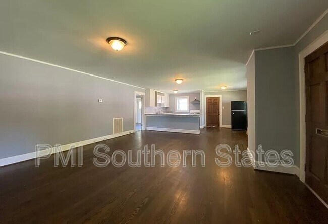 Foto del edificio - 303 W Buford St
