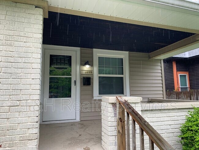 Building Photo - 3939 Ruckle St