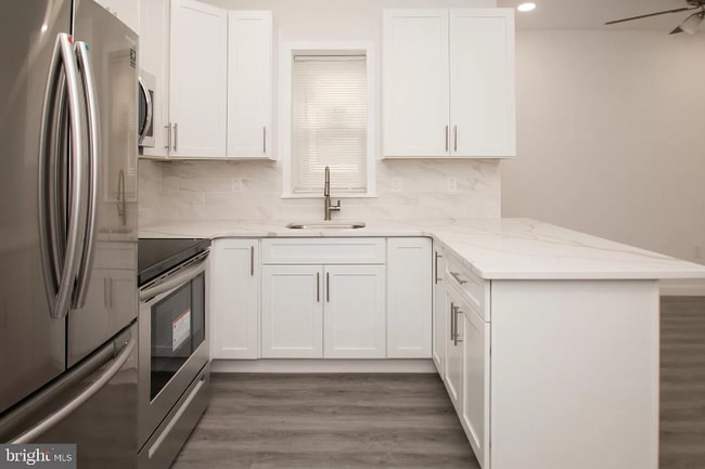 Building Photo - 2437 S 13th St