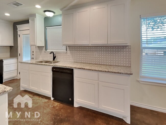 Building Photo - 2715 San Gabriel Dr