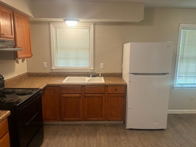 Building Photo - 254 Channing Dr