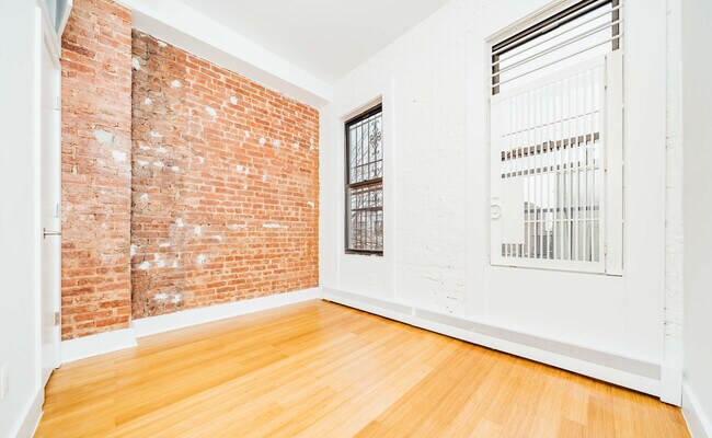 Building Photo - 179 Starr St