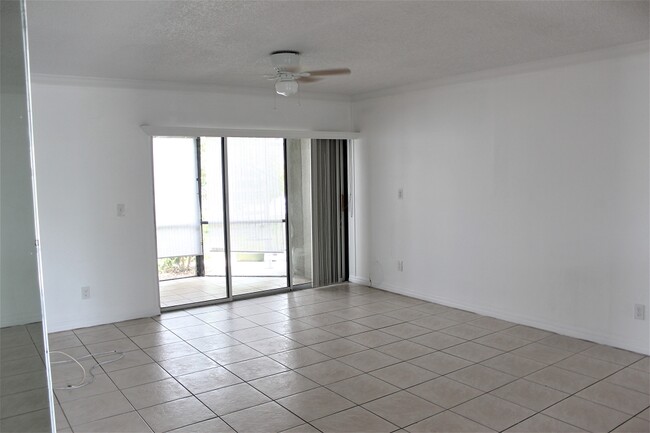 Foto del edificio - 4708 SW 8th Pl