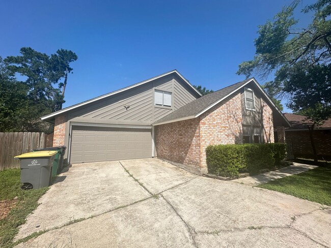Foto del edificio - Gorgeous 4bd 2ba on Mature Lot in Prime Lo...