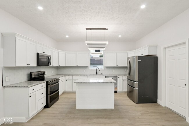 Foto del edificio - 2728 Carrollton Ave