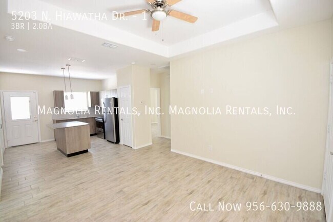 Building Photo - 5203 N Hiawatha Dr
