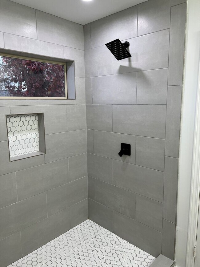 Foto del edificio - 319 Meadow Way Cove
