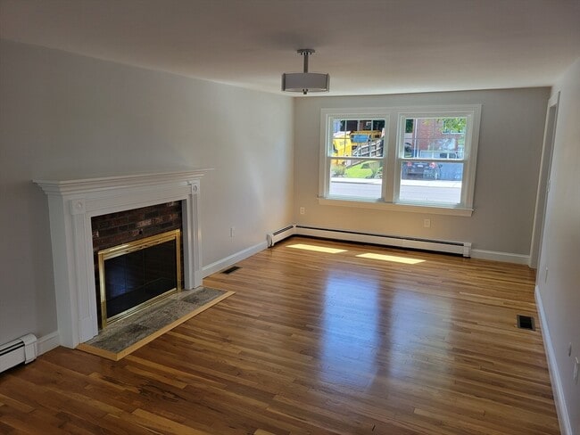 Building Photo - 17 Piermont St