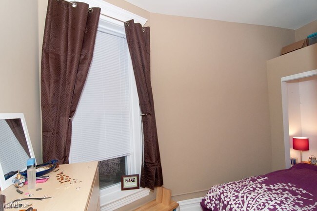 Foto del edificio - 1039 N Damen Ave