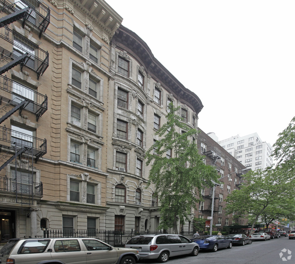 206 - 208 E 17th Street Apartments - 206-208 E 17th St