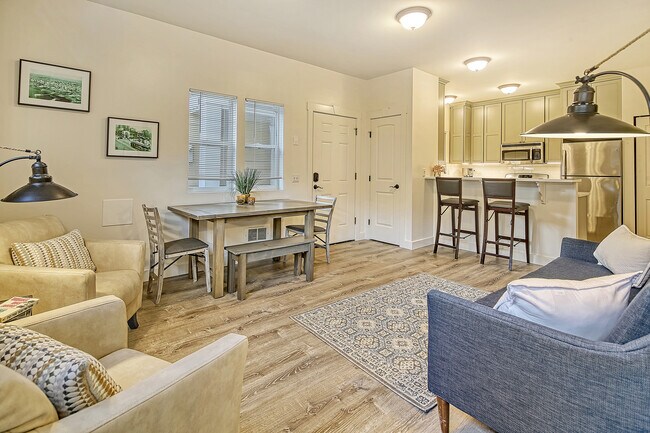 Building Photo - 5420 Delridge Way SW